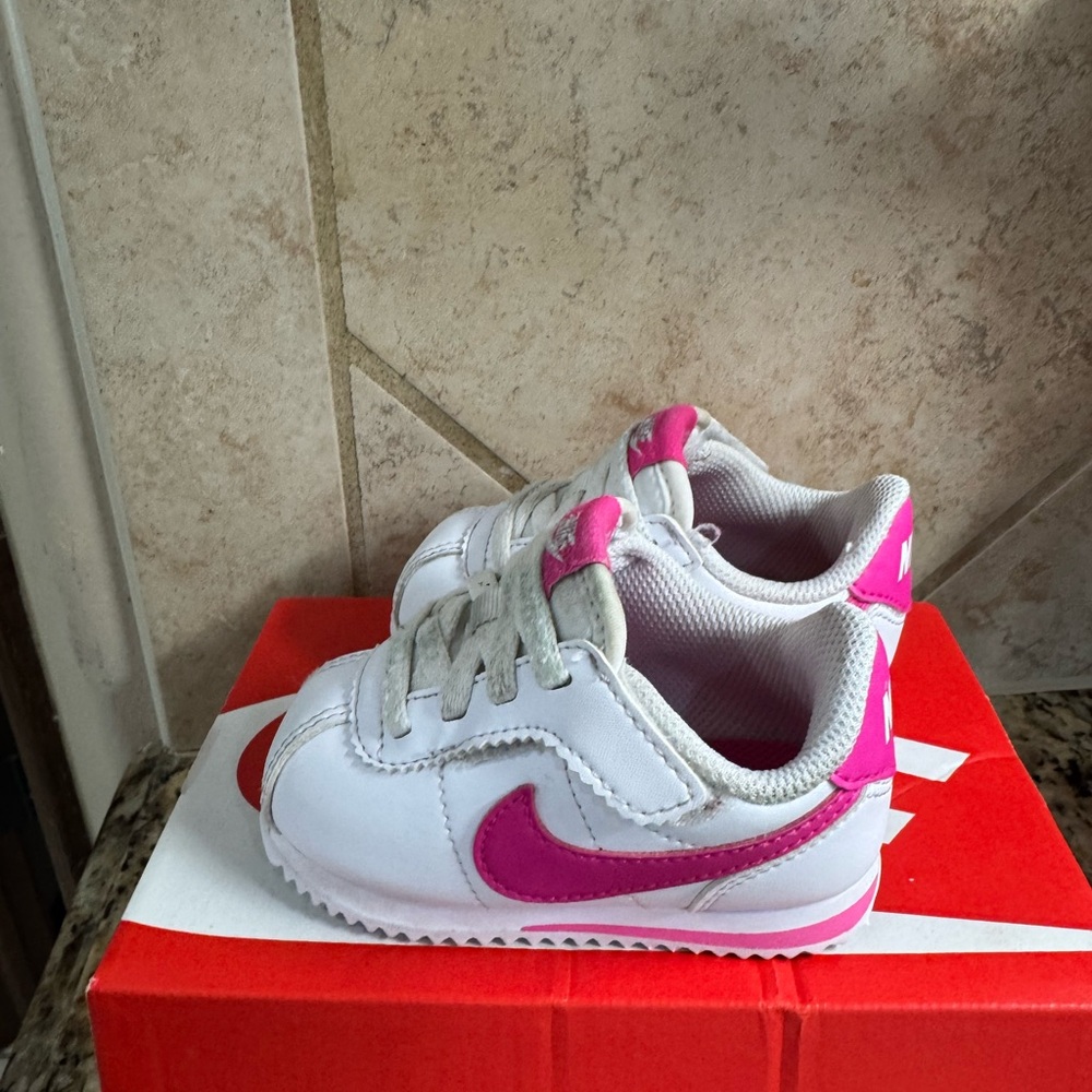 Nike Kids White and Pink Sneakers